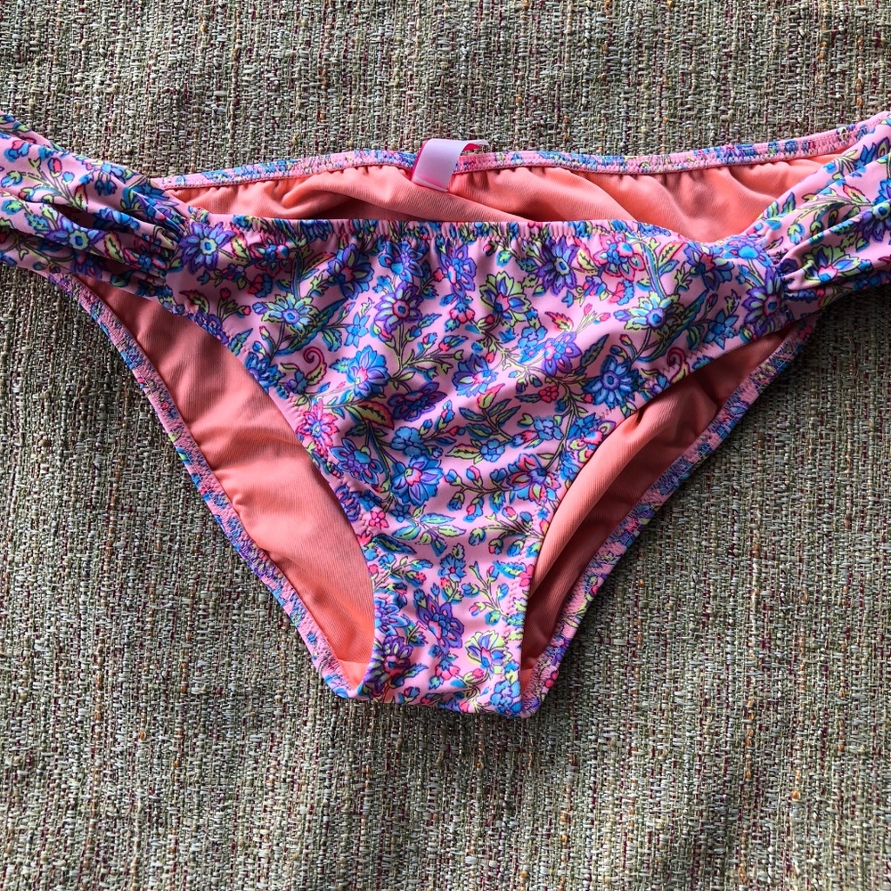 Victoria's Secret swimsuit bottom, Size M